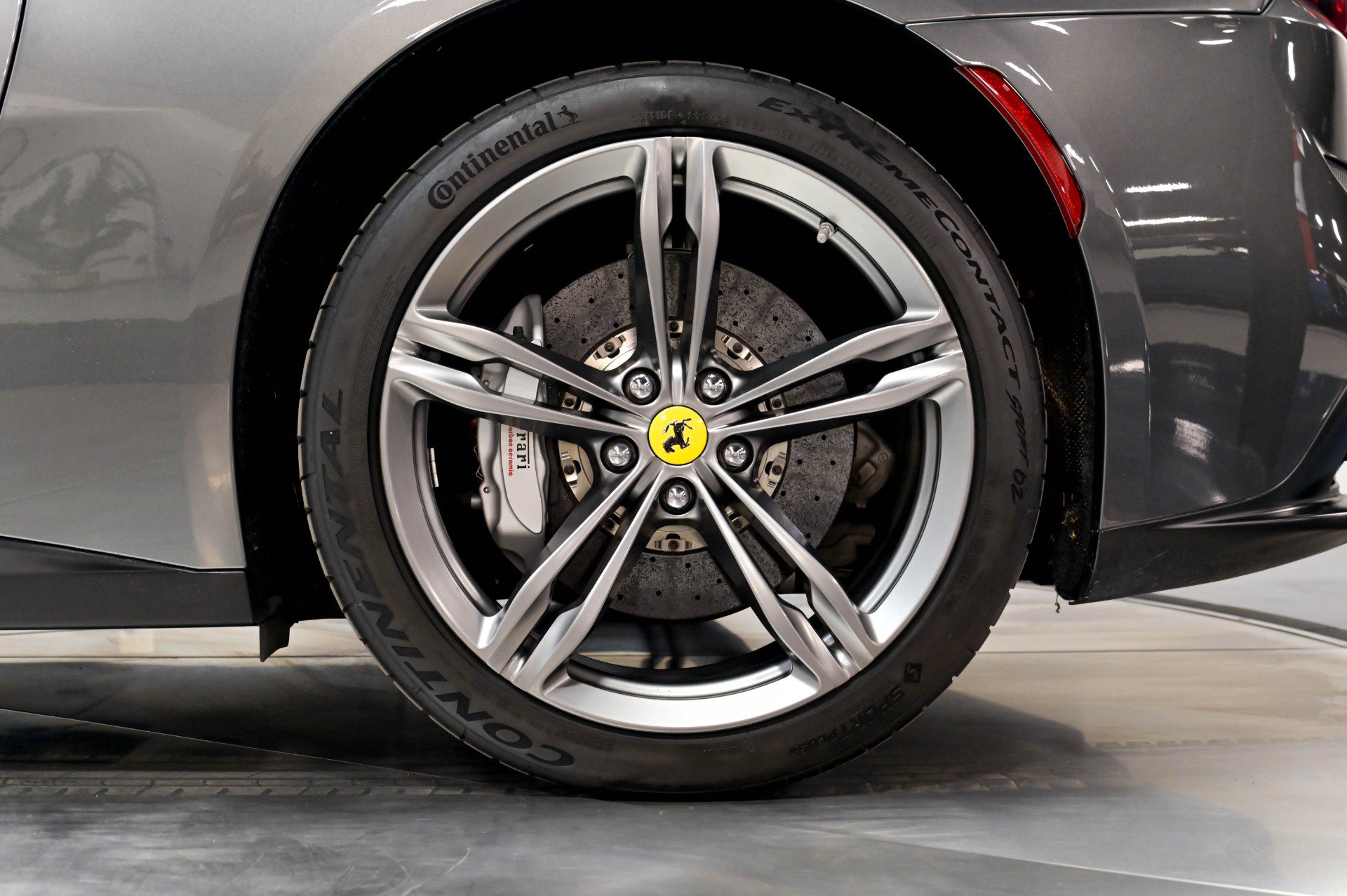 Used 2017 Ferrari GTC4Lusso AWD/4WD image 68