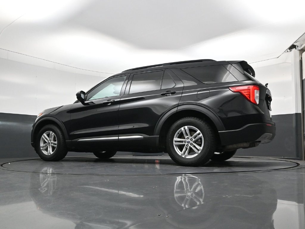 Used 2024 Ford Explorer XLT w/ Equipment Group 202A RWD image 22