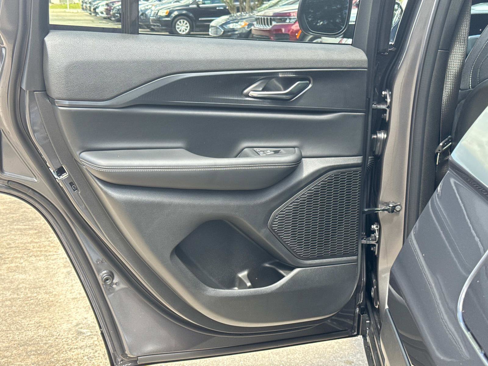 New 2025 Jeep Grand Cherokee Laredo X w/ Luxury Tech Group I image 11