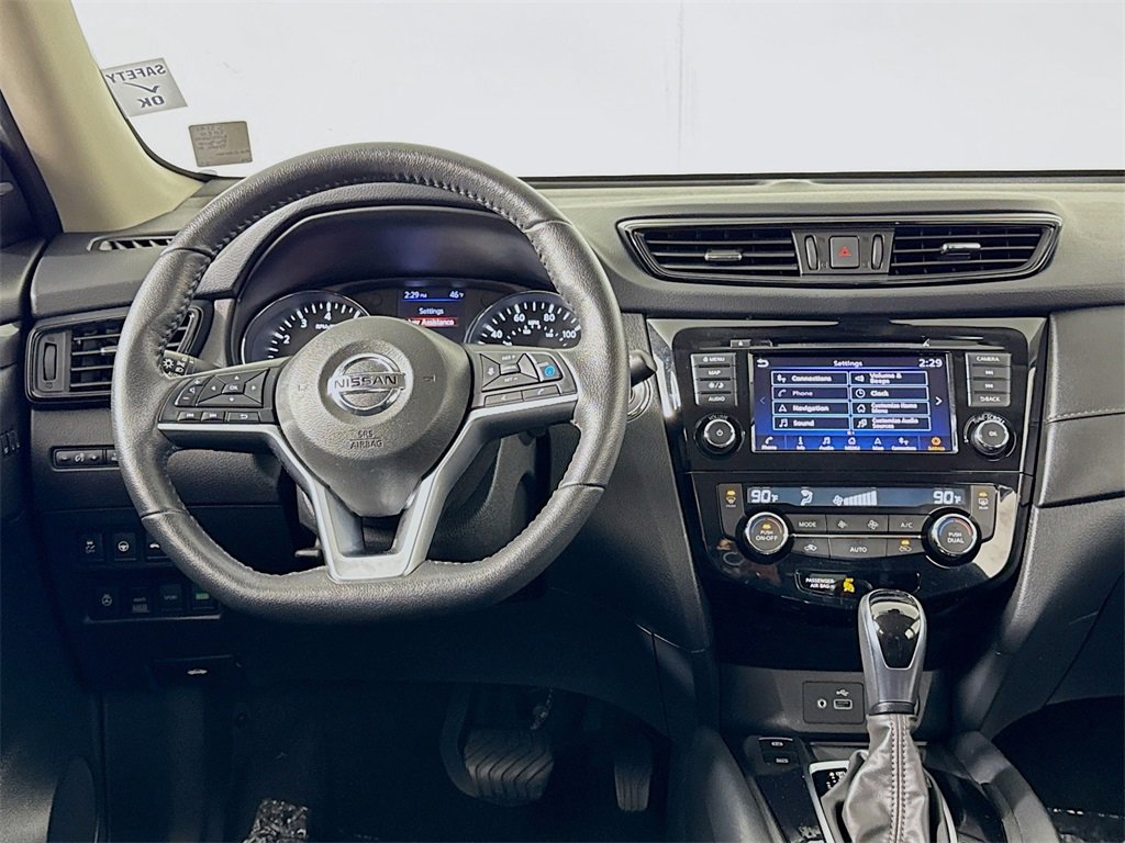 Used 2020 Nissan Rogue SV w/ Premium Package image 13