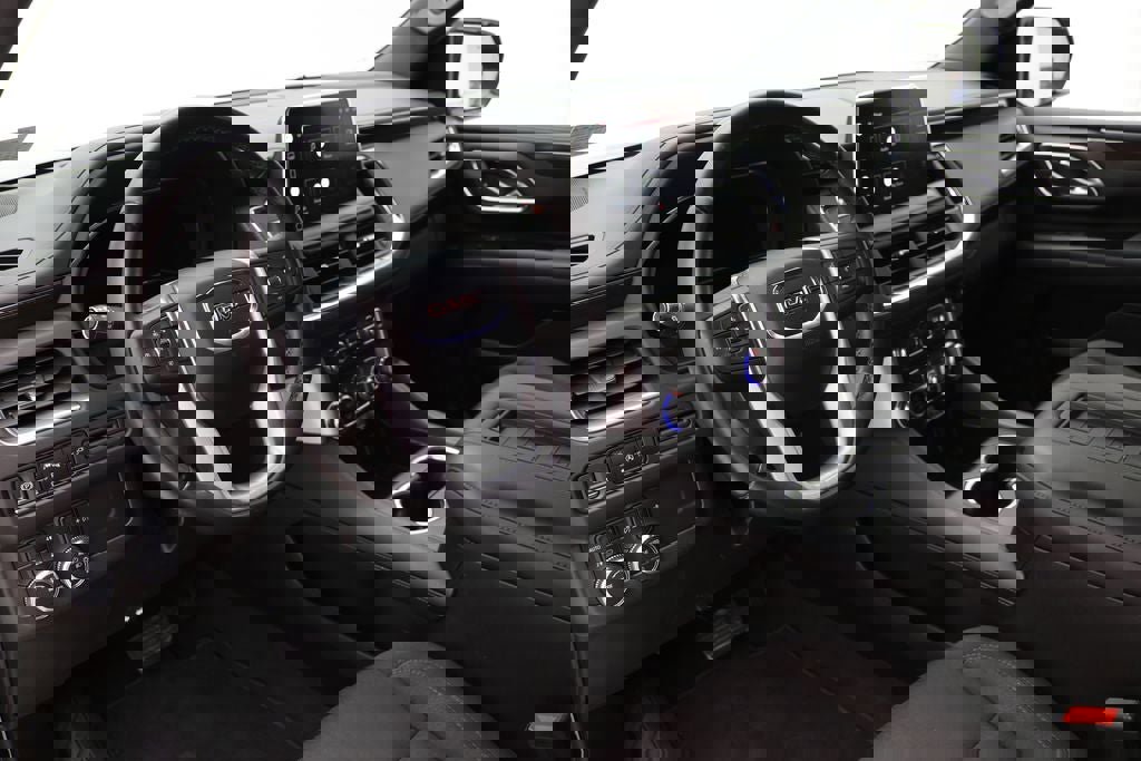 Used 2022 GMC Yukon SLE w/ Gmc Pro Safety Plus Package image 14