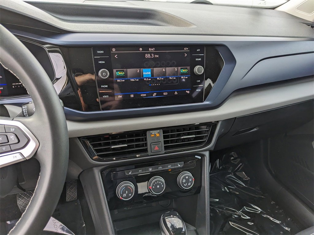 Certified 2023 Volkswagen Taos SE w/ Panoramic Sunroof Package image 23