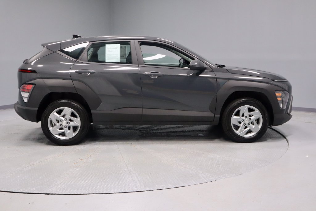 Used 2024 Hyundai Kona SE AWD/4WD image 11