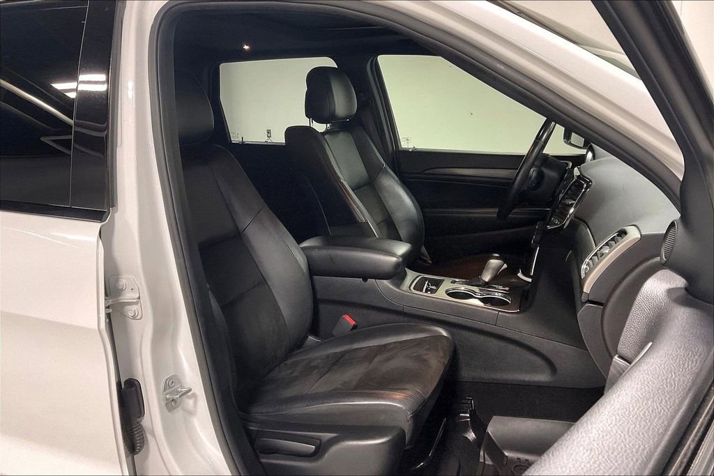 Used 2019 Jeep Grand Cherokee Altitude image 10