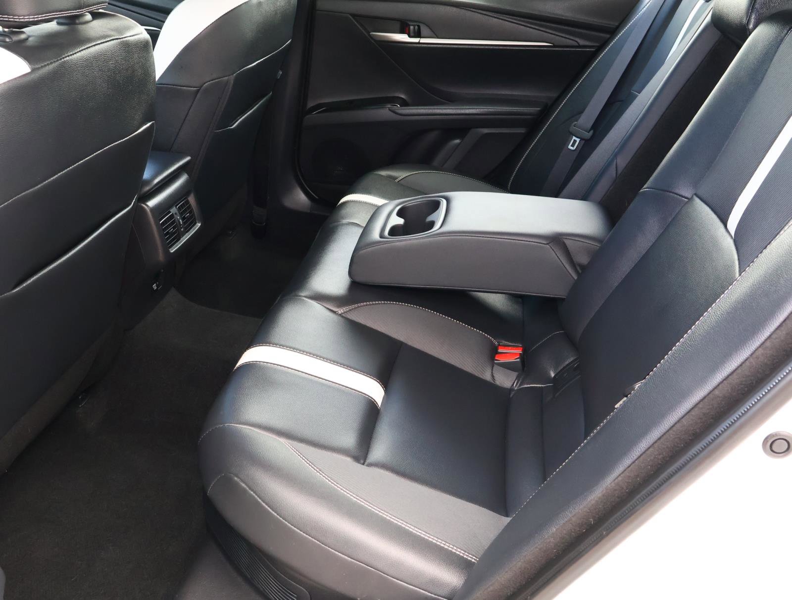 Used 2025 Toyota Camry SE FWD image 20