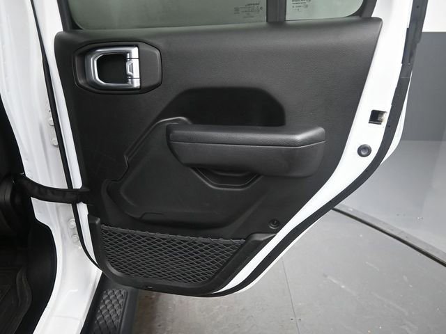 Used 2023 Jeep Gladiator Willys image 16