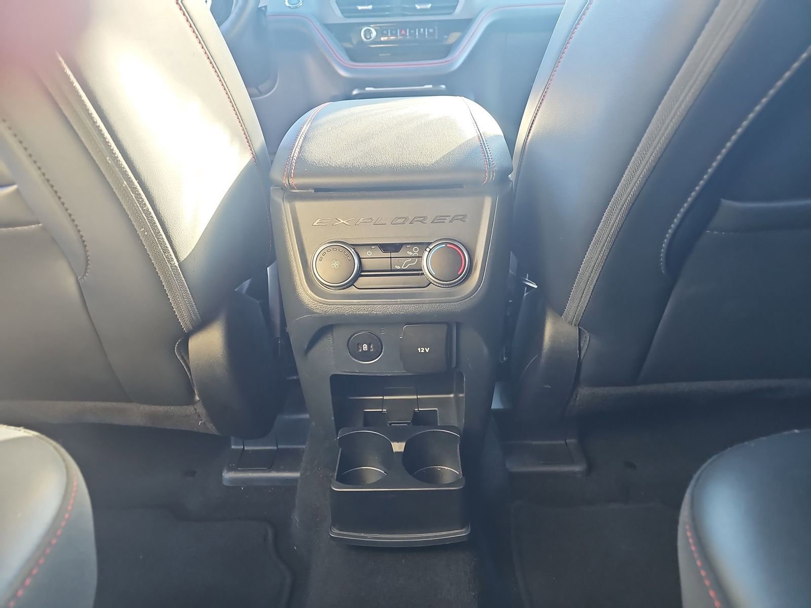 Used 2025 Ford Explorer ST-Line image 13