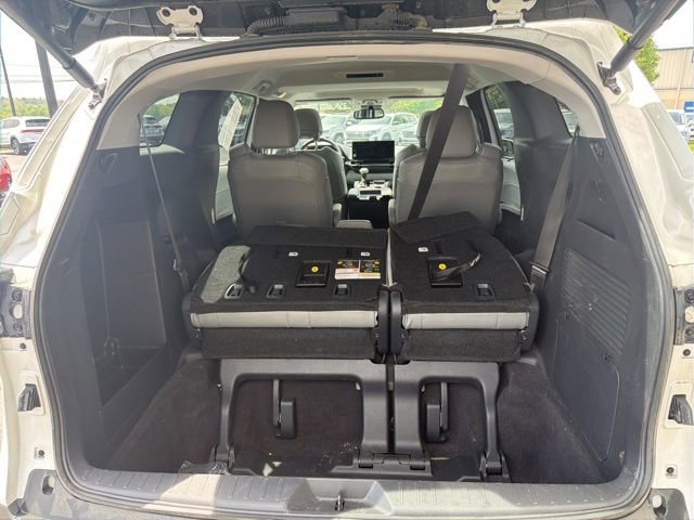 Used 2025 Toyota Sienna XLE AWD/4WD image 23