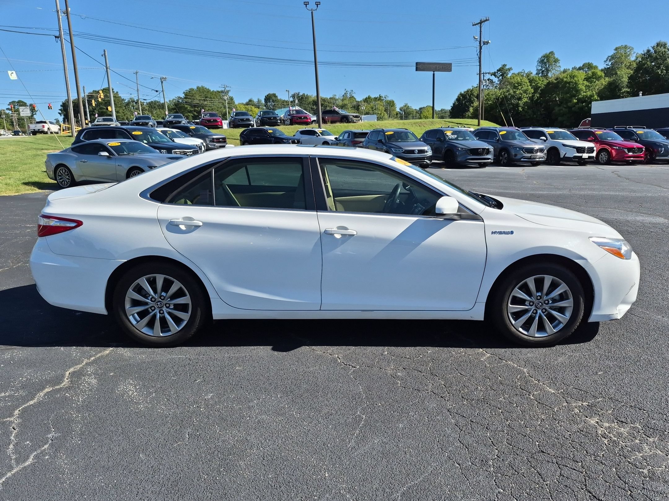 Used 2017 Toyota Camry XLE FWD image 6