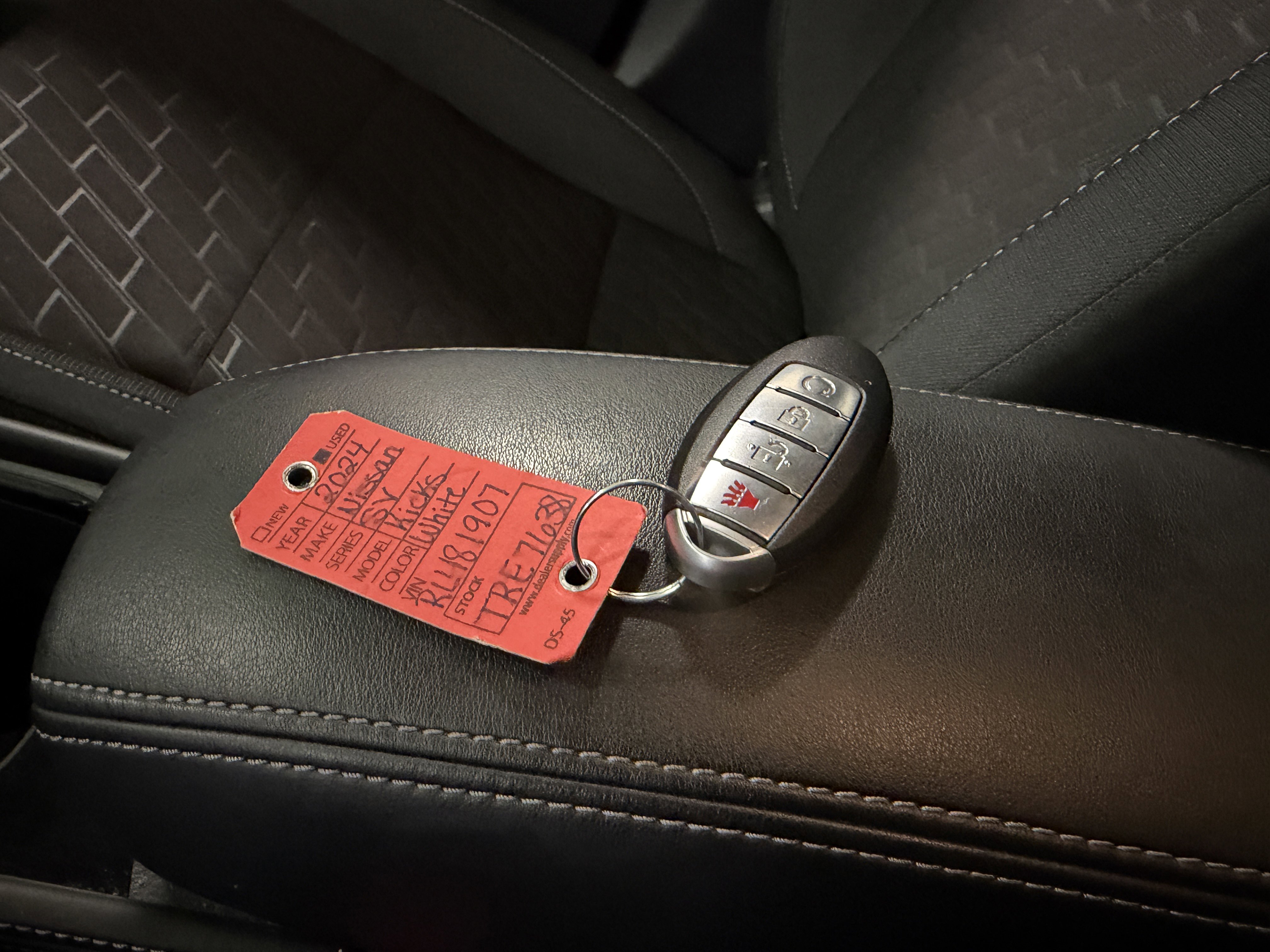 Used 2024 Nissan Kicks SV image 11