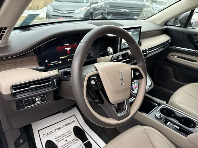 Used 2022 Lincoln Corsair Reserve w/ Equipment Group 201A image 10