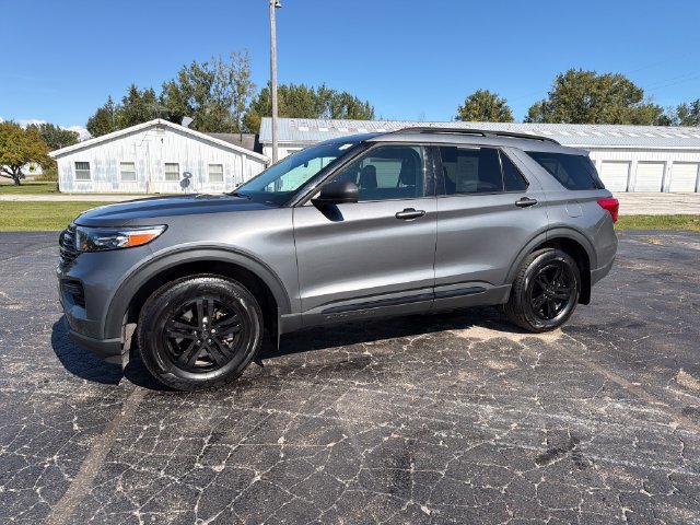 Used 2023 Ford Explorer XLT w/ Class IV Trailer Tow Package AWD/4WD image 2