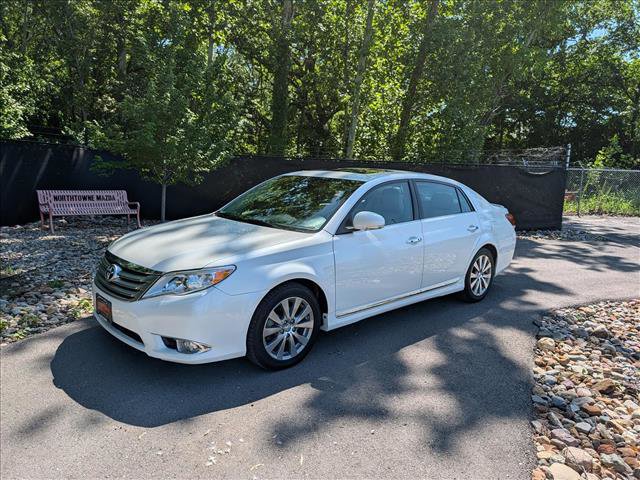 Used 2011 Toyota Avalon Limited FWD image 1