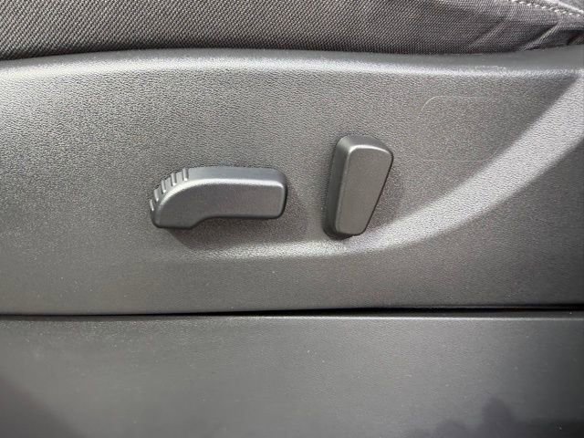 Used 2024 Nissan Frontier SV w/ SV Convenience Package image 14