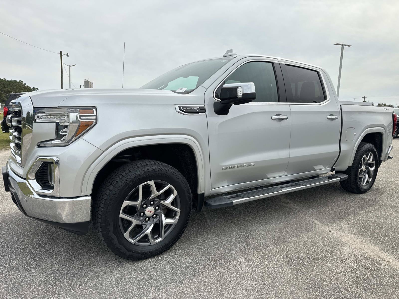Used 2019 GMC Sierra 1500 SLT w/ SLT Premium Plus Package AWD/4WD image 8