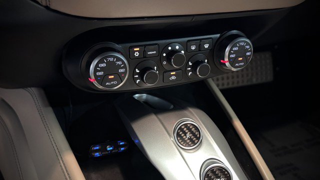 Used 2015 Ferrari California T image 9