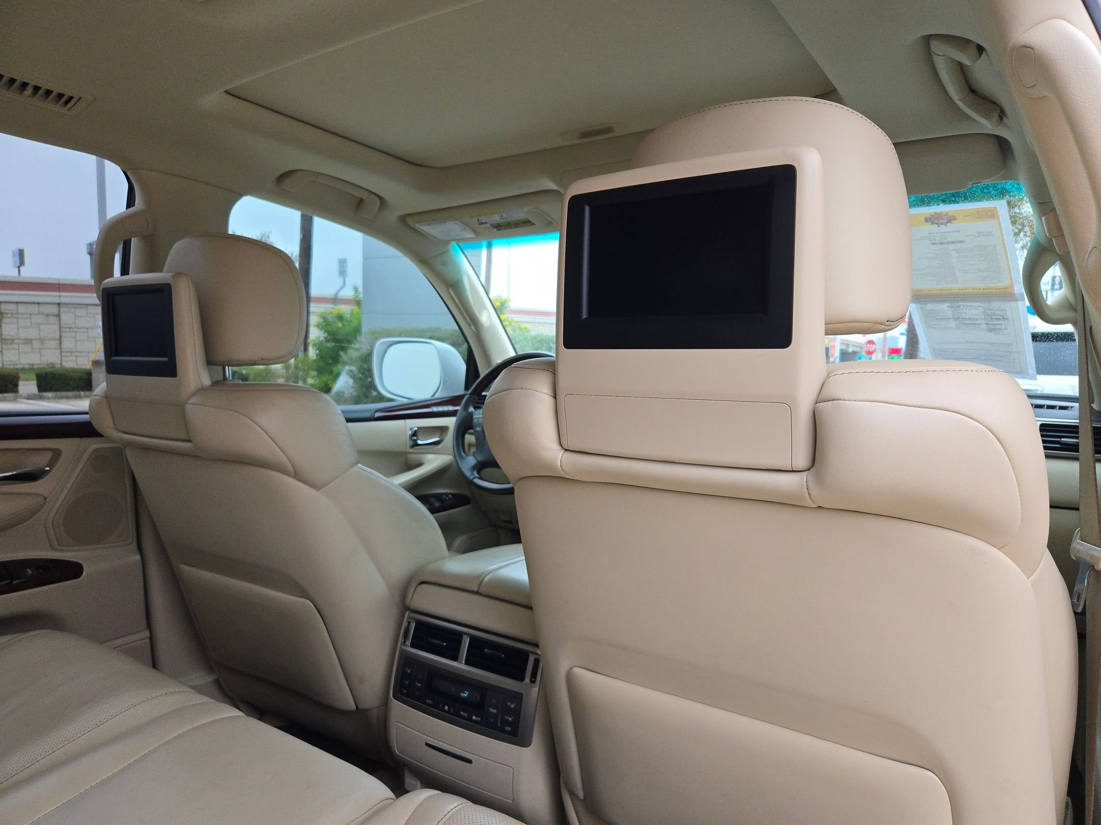 Used 2014 Lexus LX 570 4WD image 30