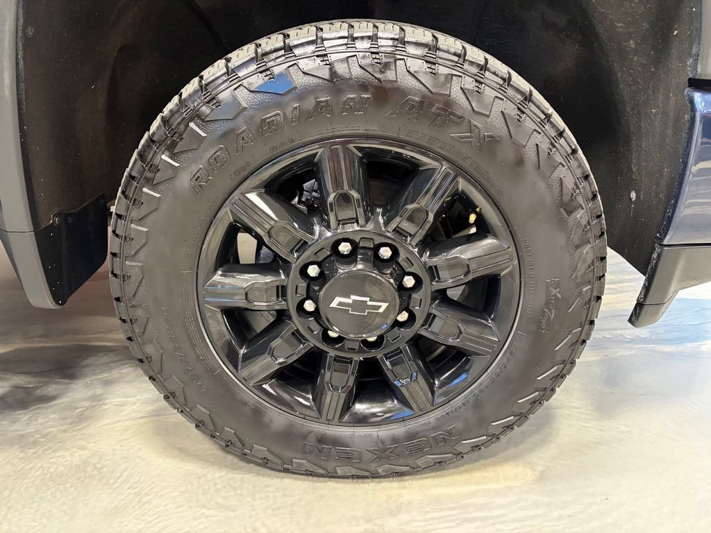 Used 2020 Chevrolet Silverado 2500 High Country w/ Z71 Off-Road Package AWD/4WD image 24