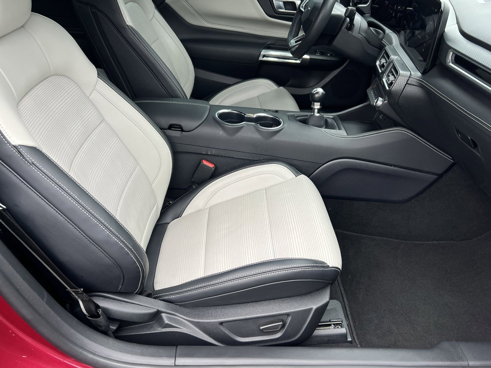 Used 2025 Ford Mustang GT Premium image 26