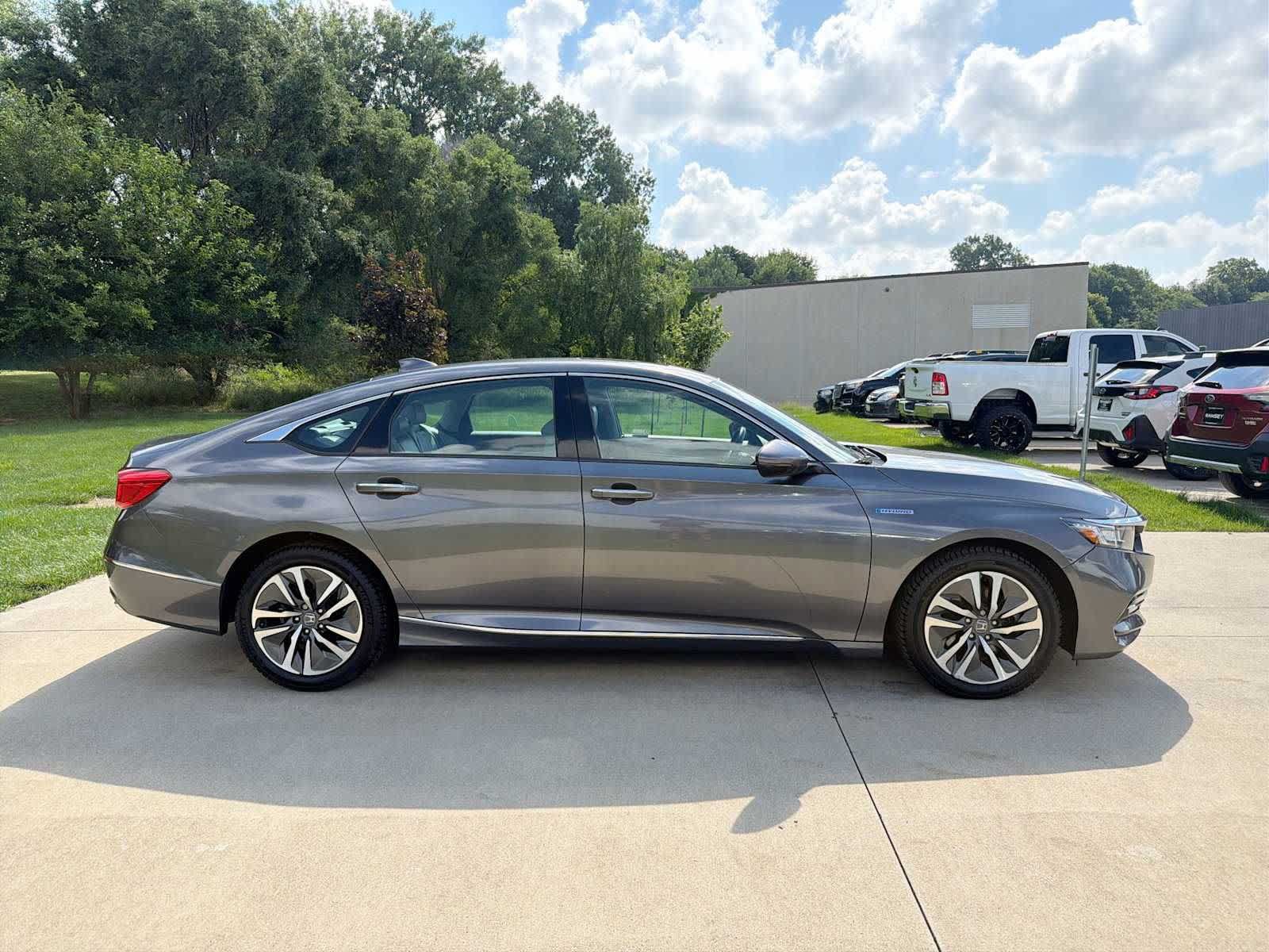 Used 2018 Honda Accord Touring image 7