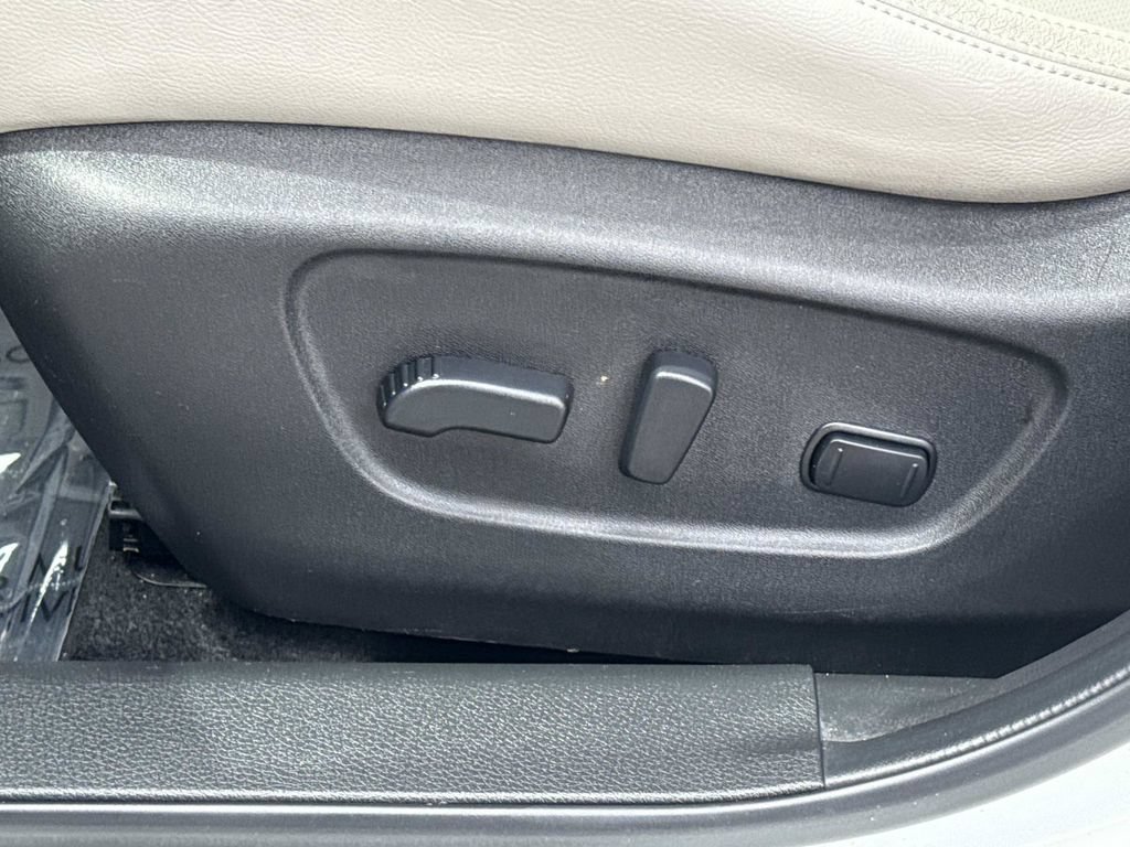 Certified 2019 Nissan Rogue Sport SL w/ Premium Package FWD image 19