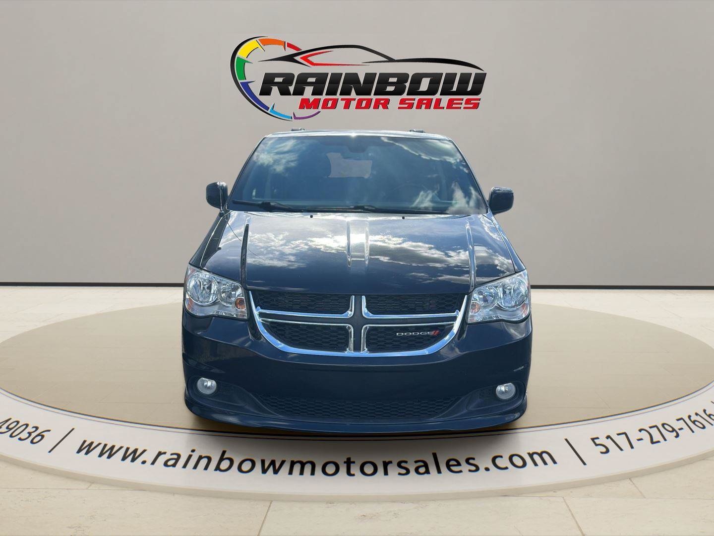 Used 2019 Dodge Grand Caravan SXT FWD image 3