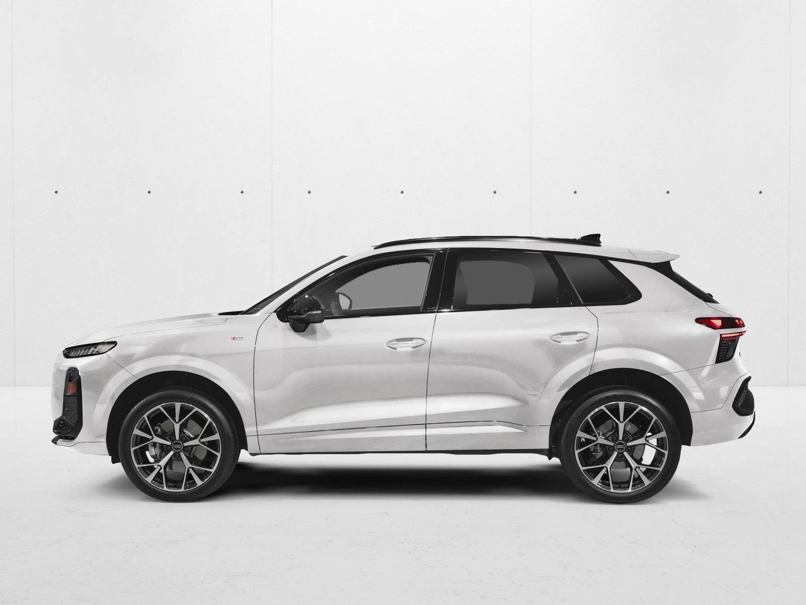 New 2026 Audi Q3 quattro 2.0T AWD/4WD image 2