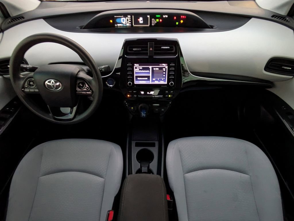 Used 2021 Toyota Prius LE FWD image 16