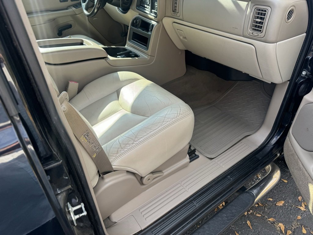 Used 2005 Chevrolet Avalanche Z71 w/ Sun And Sound Package image 17