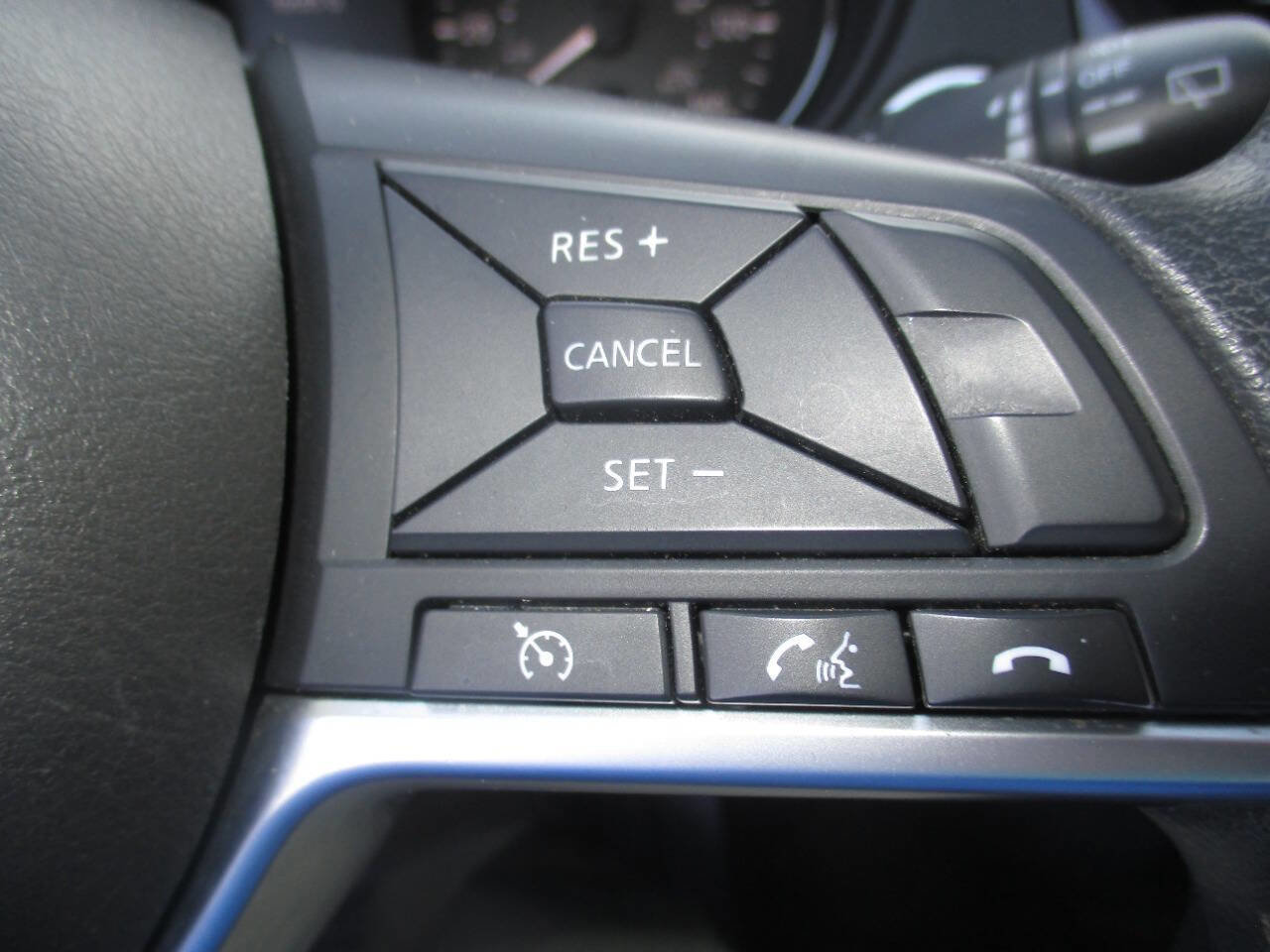 Used 2017 Nissan Rogue Sport SV AWD/4WD image 23