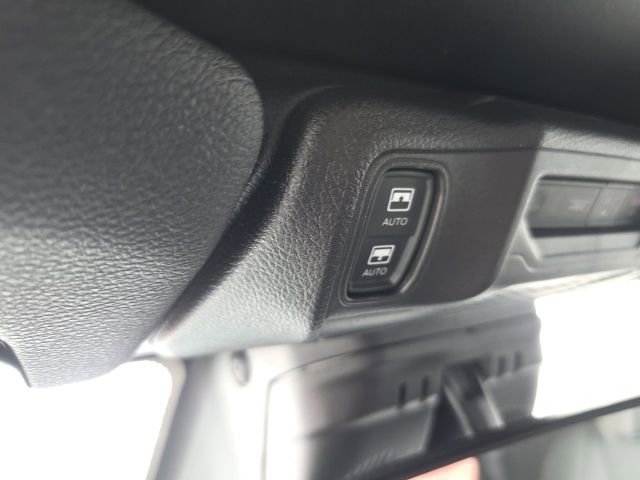Used 2025 Jeep Wrangler Unlimited Sahara w/ Safety Group image 33