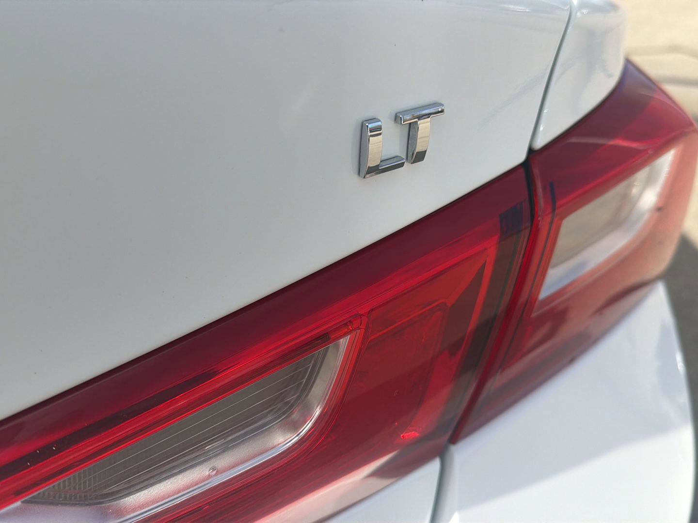 Used 2023 Chevrolet Malibu LT image 31