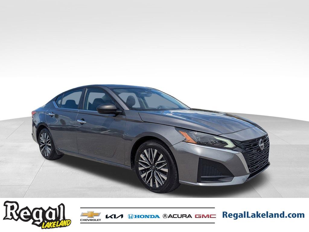 Used 2024 Nissan Altima 2.5 SV