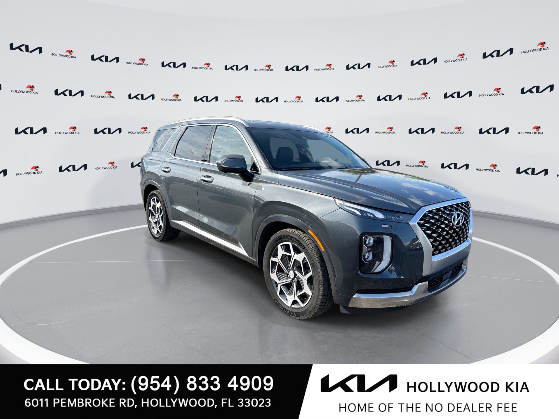 Used 2022 Hyundai Palisade Calligraphy FWD image 2