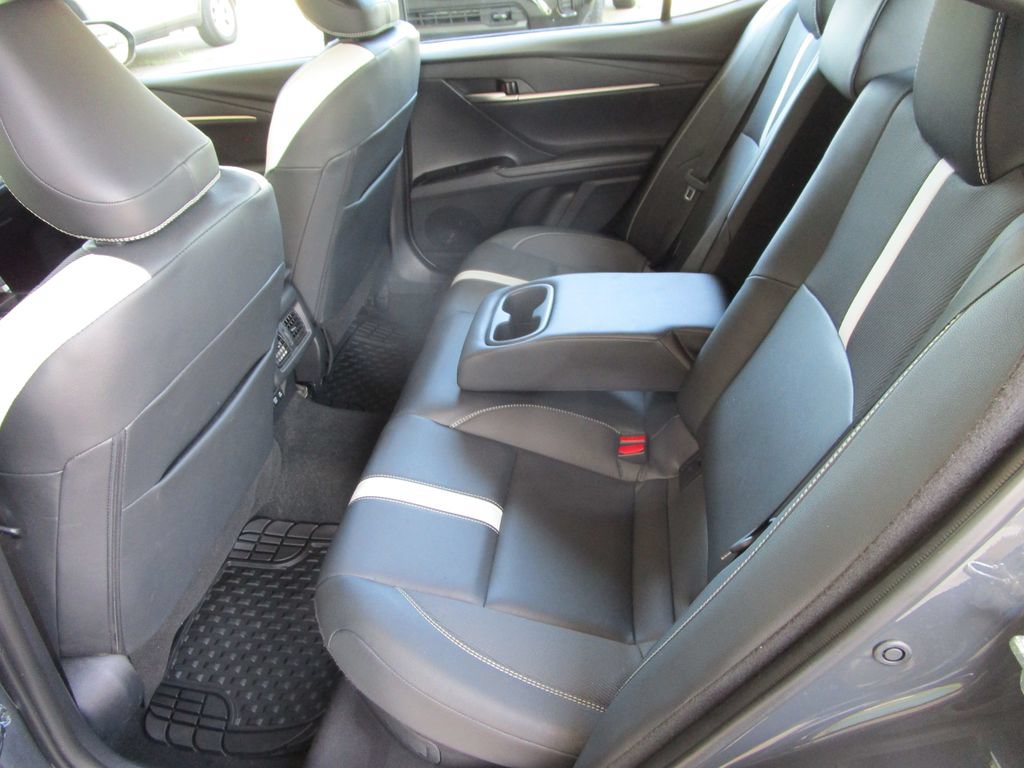 Used 2025 Toyota Camry SE FWD image 18