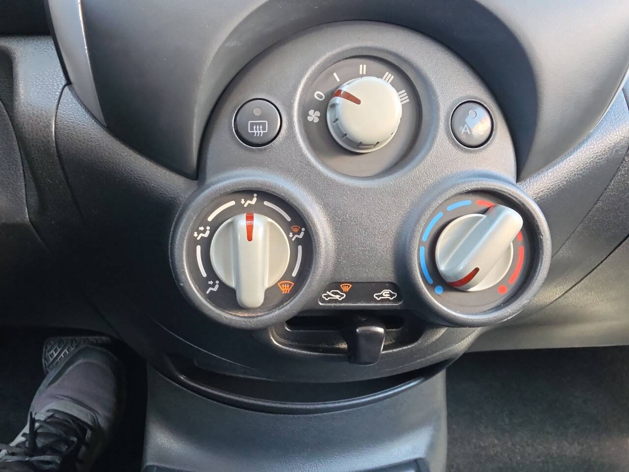 Used 2014 Nissan Versa Note S Plus FWD image 16