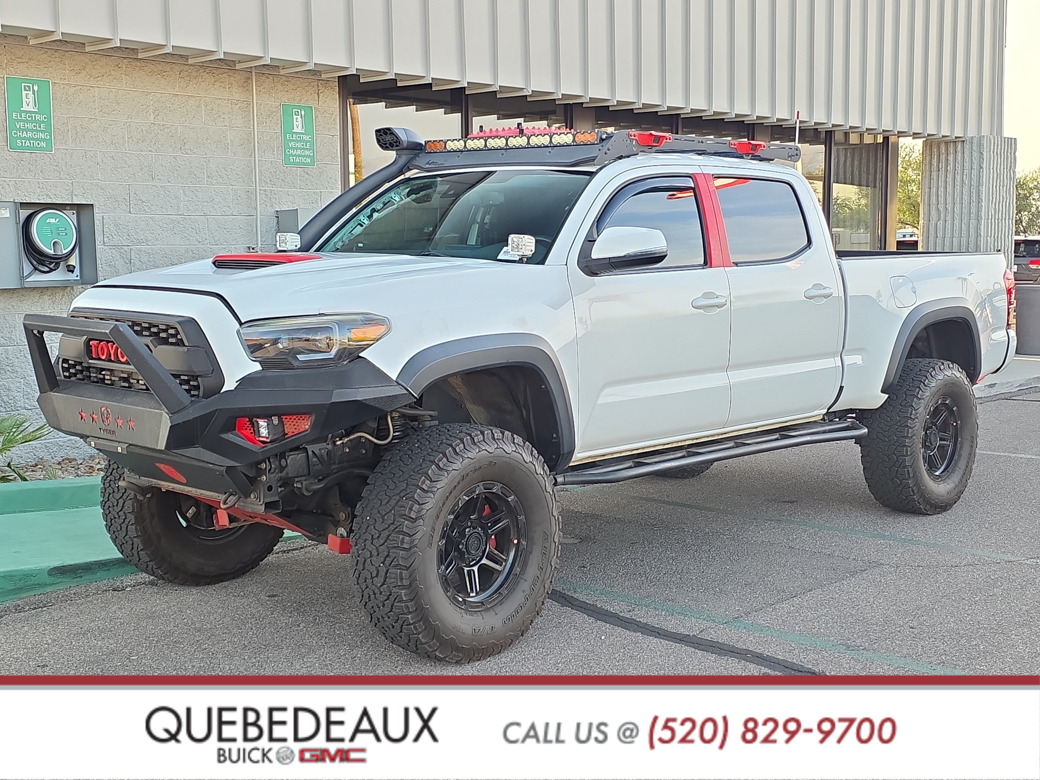 Used 2019 Toyota Tacoma TRD Off-Road w/ Technology Package AWD/4WD image 3
