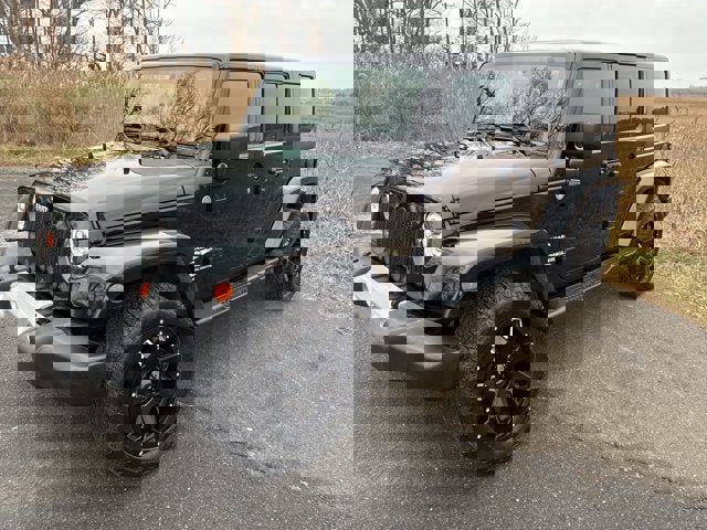 Used 2013 Jeep Wrangler Unlimited Sahara w/ Connectivity Group image 7