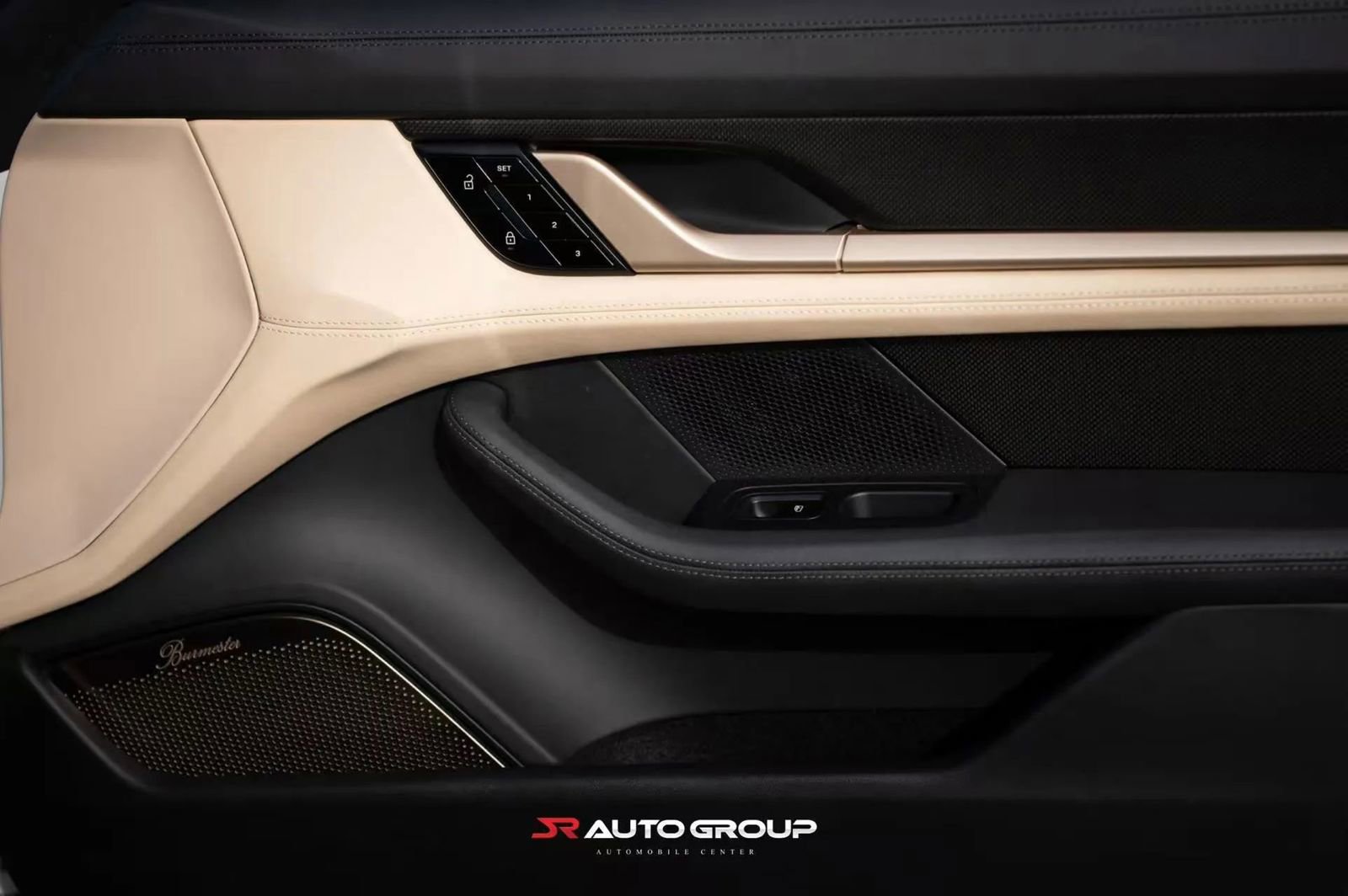 Used 2020 Porsche Taycan image 22