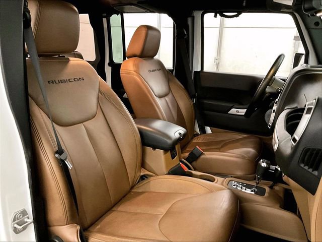Used 2016 Jeep Wrangler Unlimited Rubicon w/ Connectivity Group AWD/4WD image 7