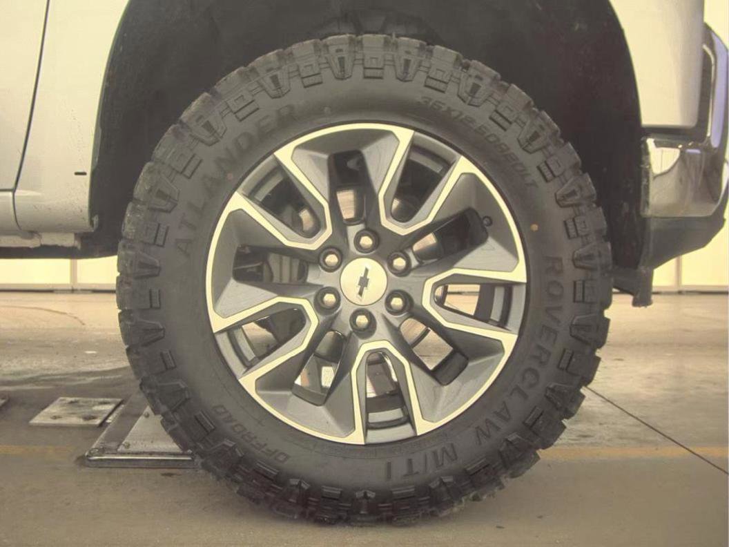 Used 2019 Chevrolet Silverado 1500 LT w/ All-Star Edition AWD/4WD image 17