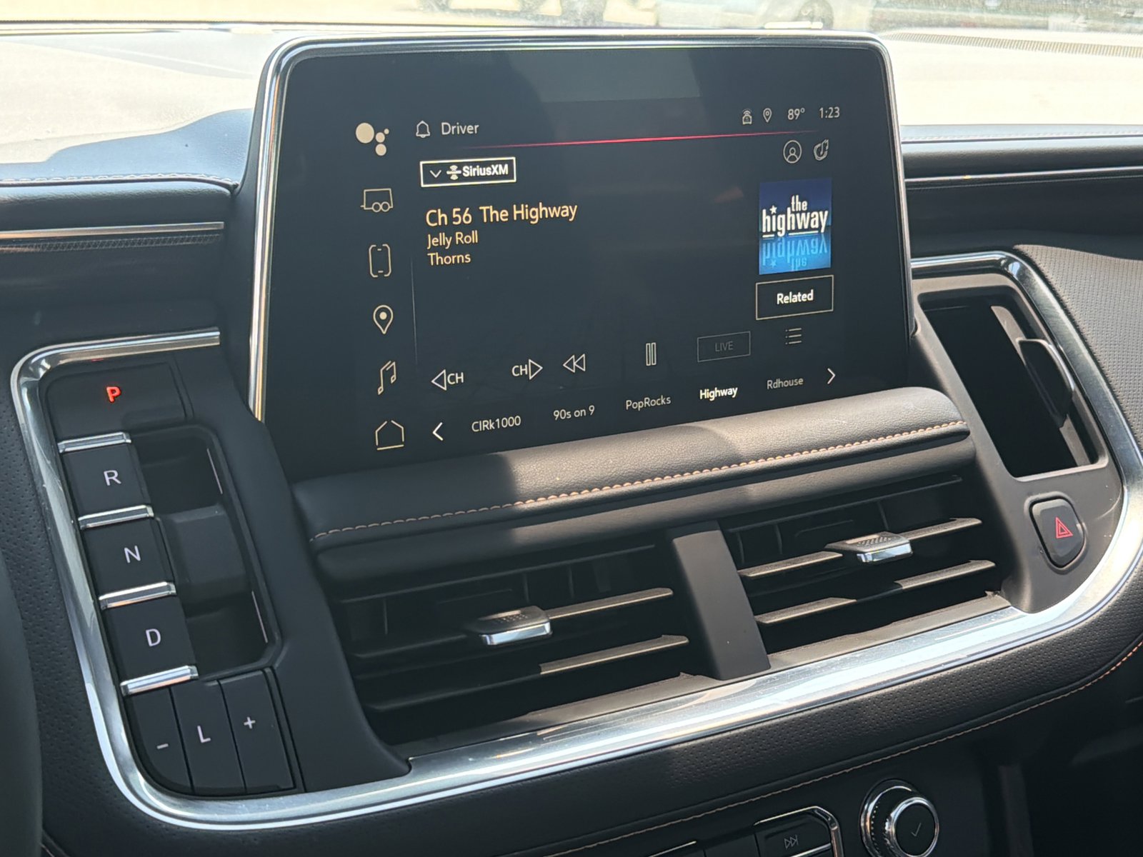 Used 2024 GMC Yukon AT4 w/ Technology Package image 23