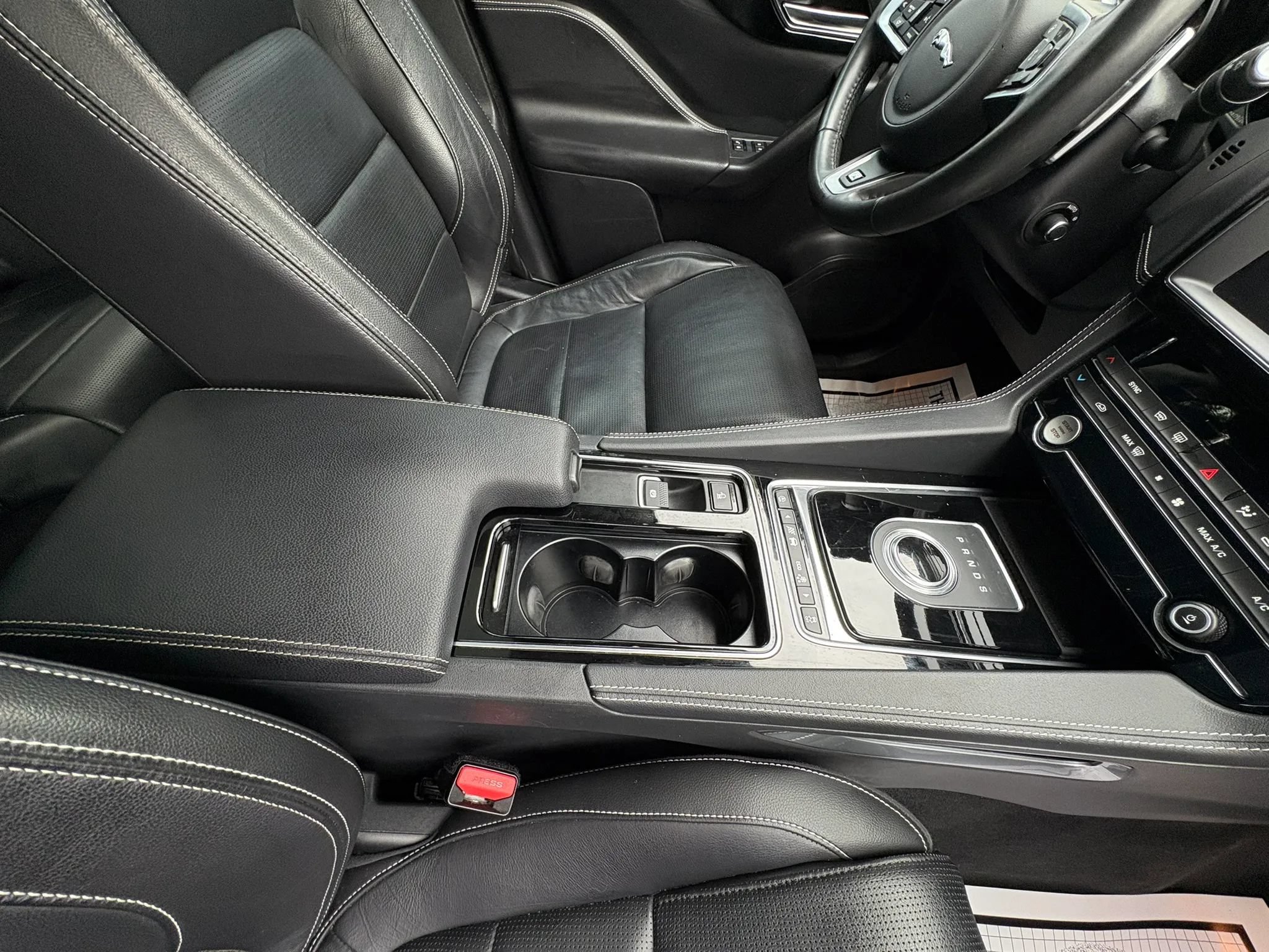 Used 2020 Jaguar F-PACE R-Sport AWD/4WD image 12
