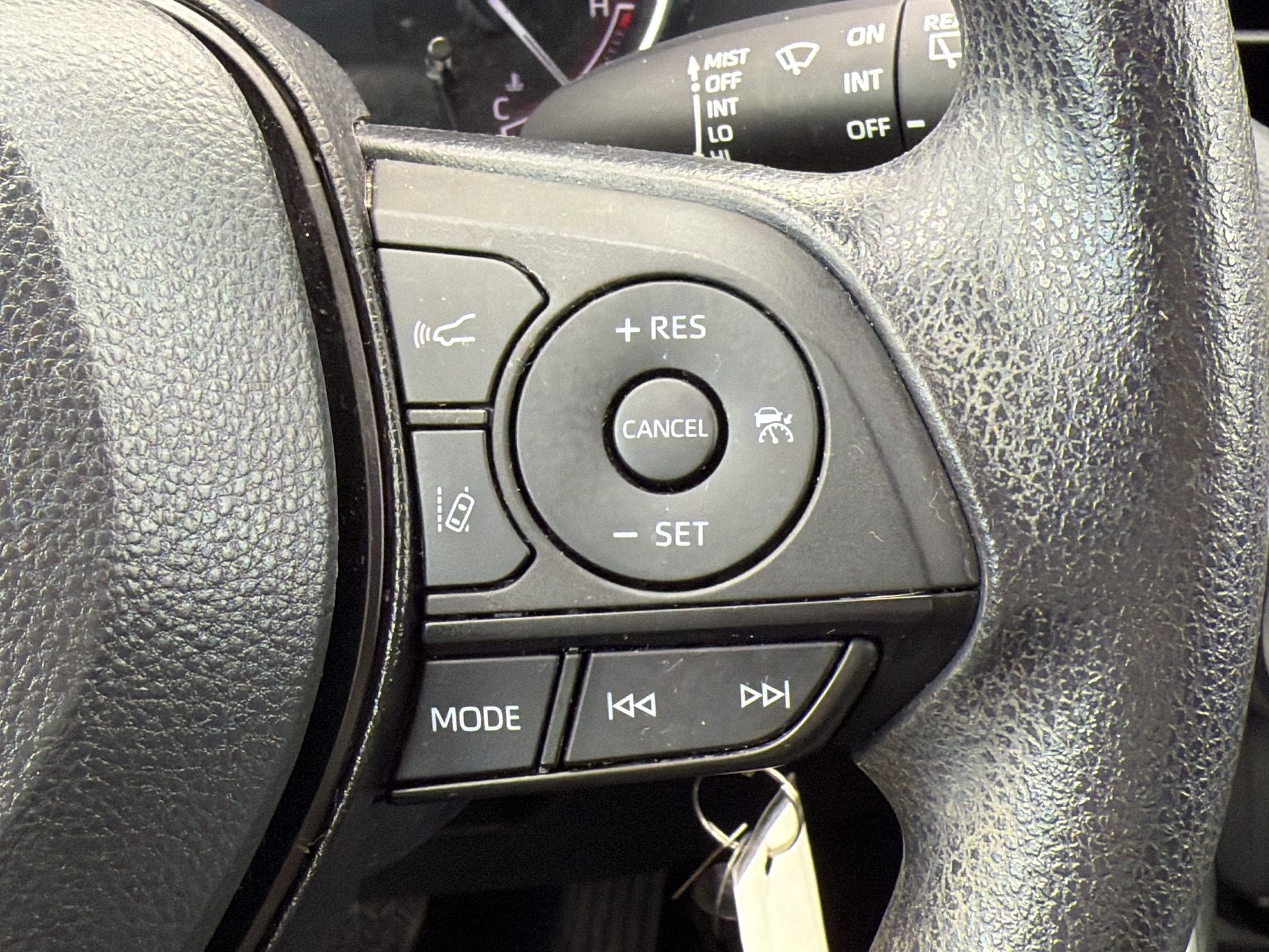 Certified 2024 Toyota RAV4 LE FWD image 28