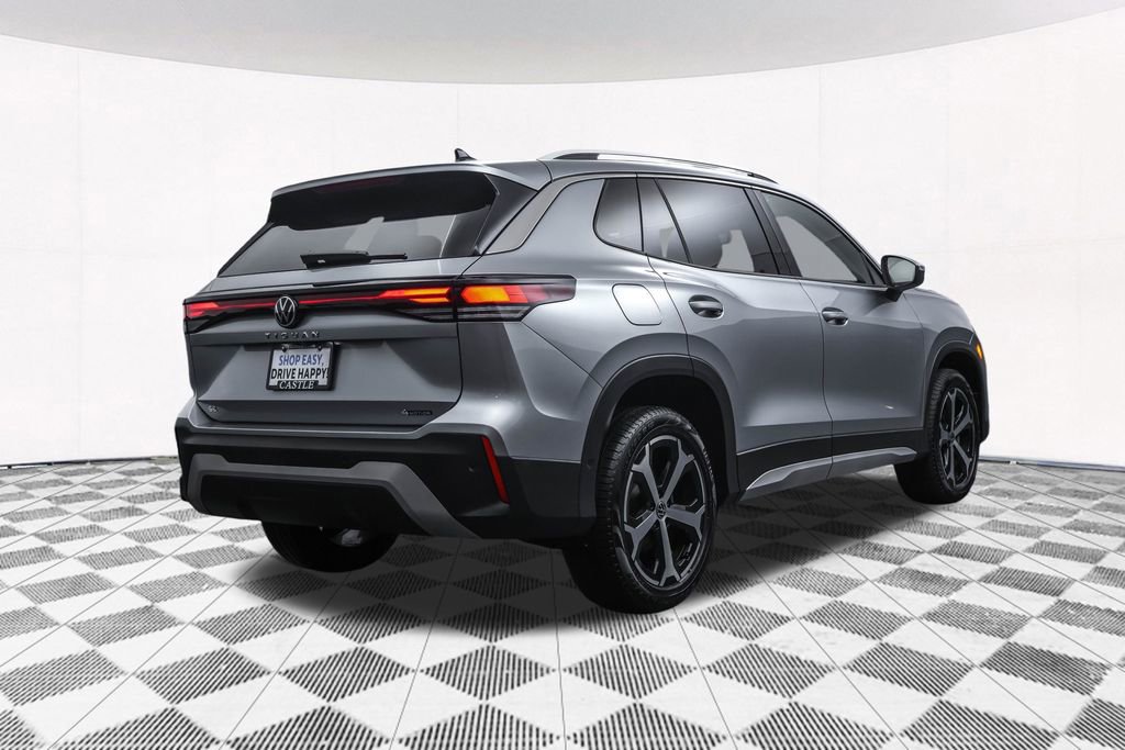Used 2025 Volkswagen Tiguan SE image 36