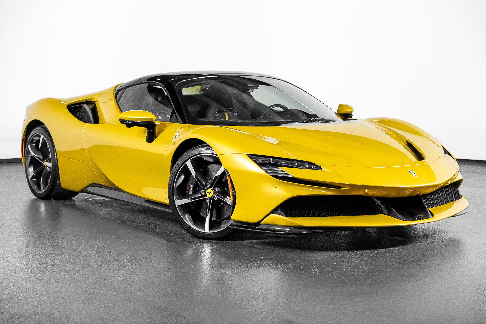 Used 2024 Ferrari SF90 Spider AWD/4WD image 4
