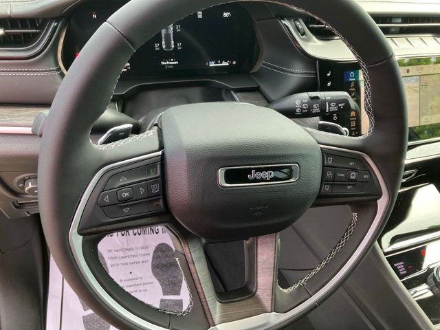 New 2026 Jeep Grand Cherokee Limited AWD/4WD image 15
