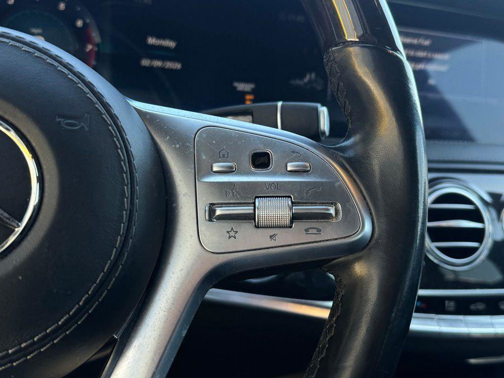 Used 2019 Mercedes-Benz S 560 4MATIC Sedan w/ AMG Line Exterior image 28