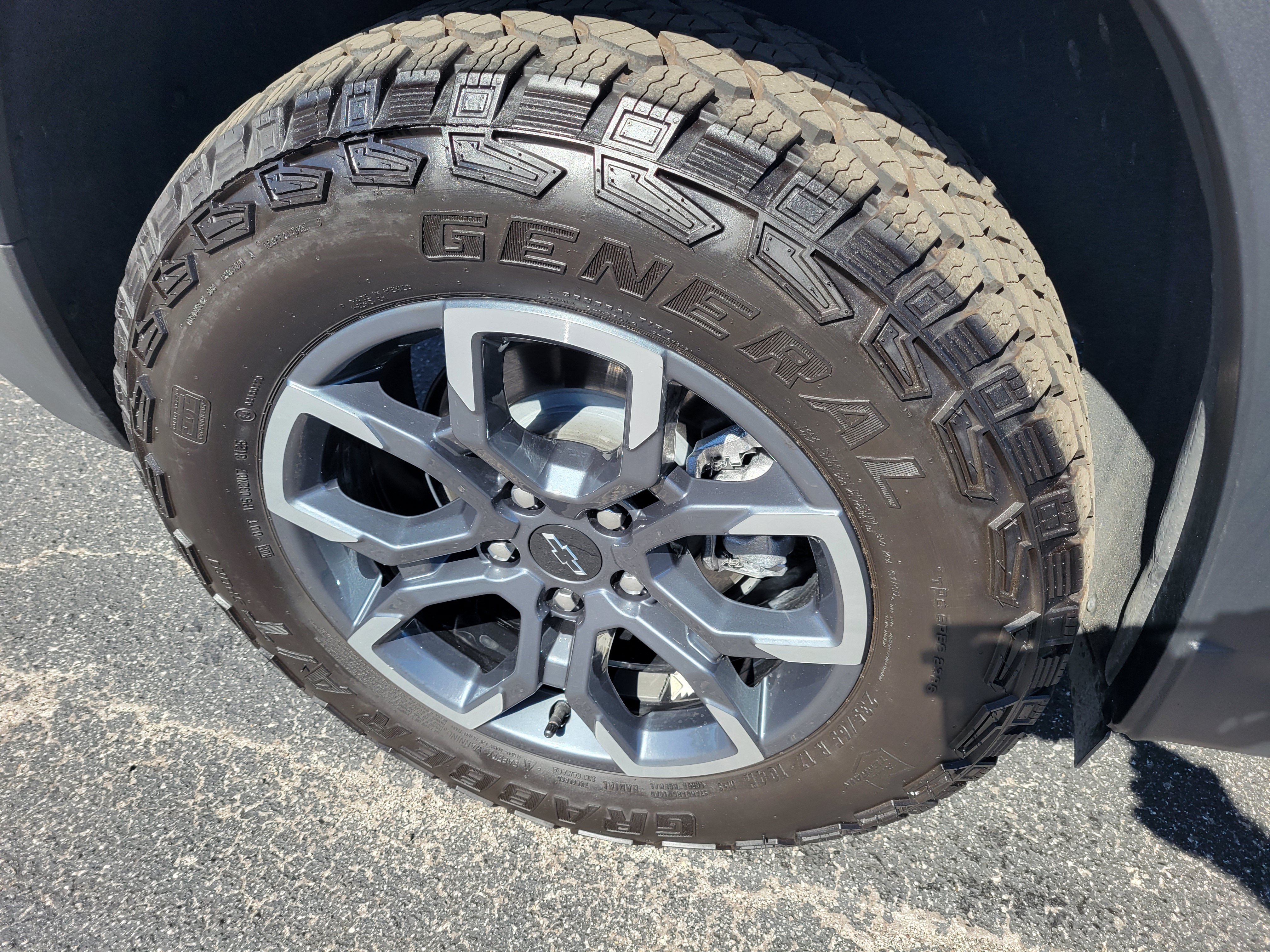 Certified 2026 Chevrolet Equinox ACTIV w/ Convenience Package III AWD/4WD image 39