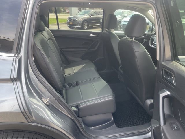 Used 2019 Volkswagen Tiguan SE w/ Panoramic Sunroof Package image 10